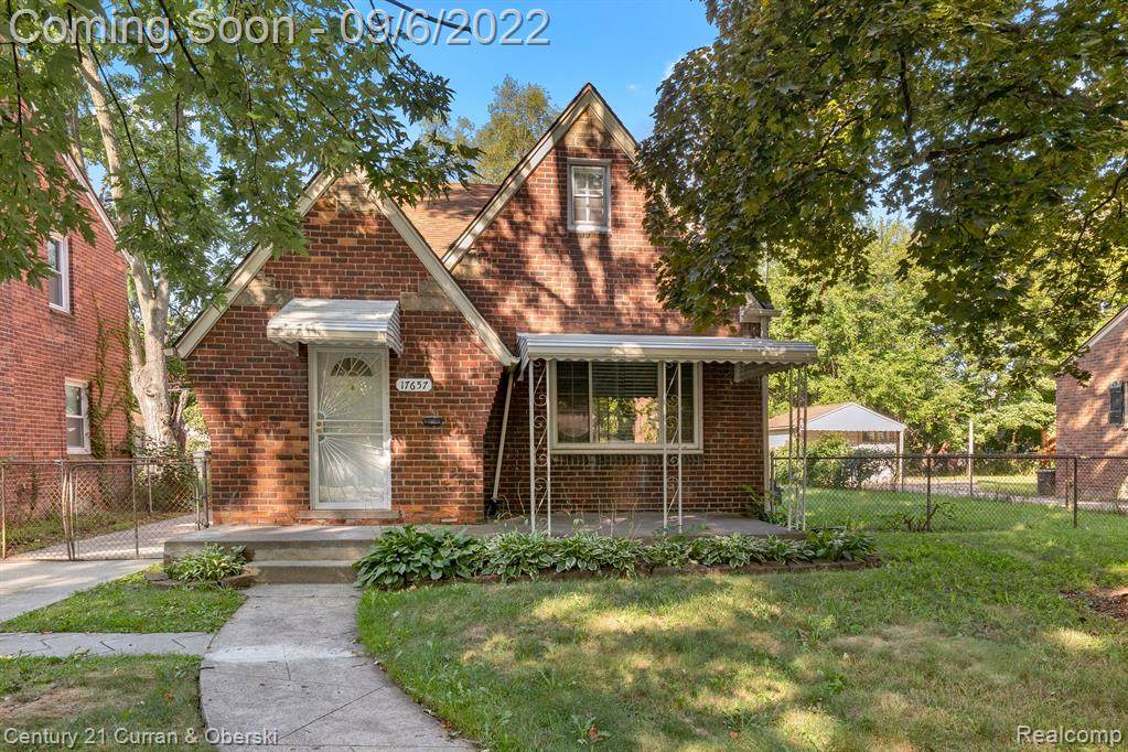 17657 Avon - Photo 1