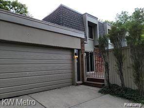 1012 Stratford - Photo 1