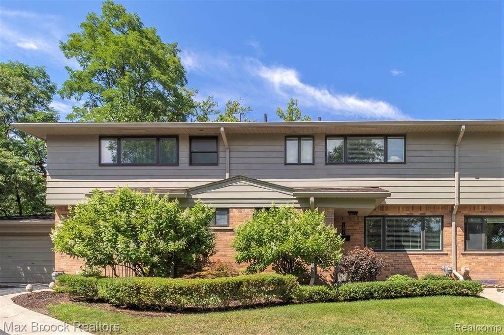 102 Hickory Grove - Photo 1