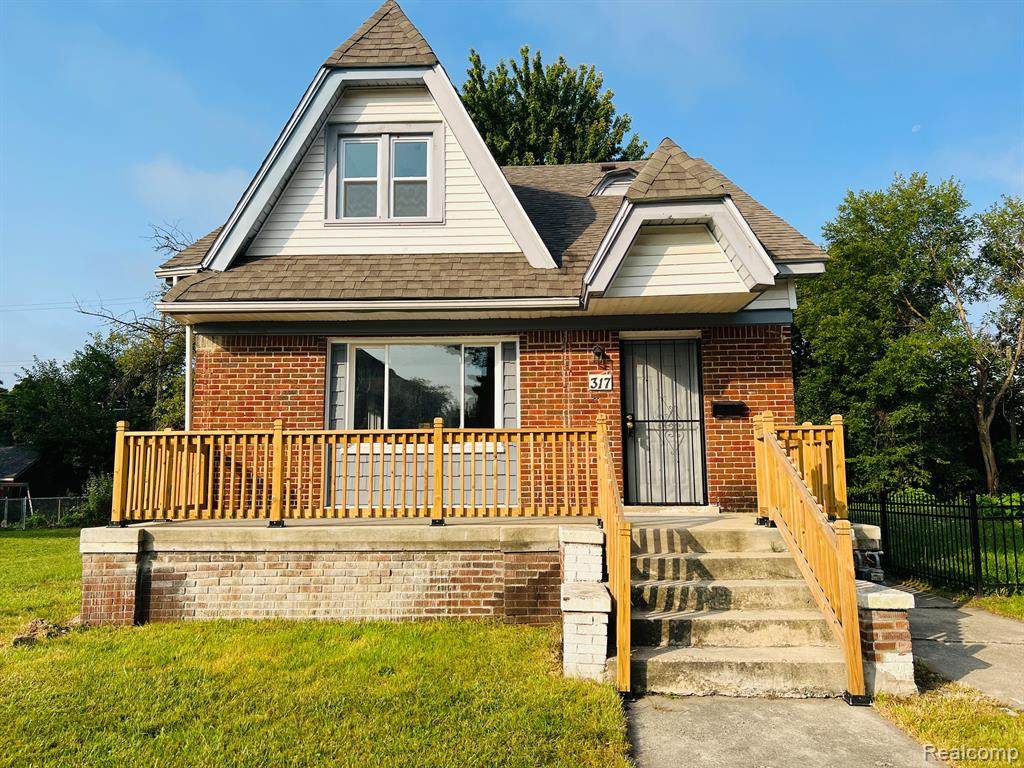 317 Eastlawn - Photo 1