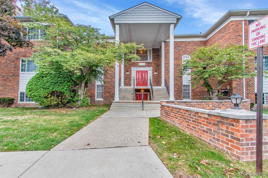 25360 Shiawassee - Photo 1