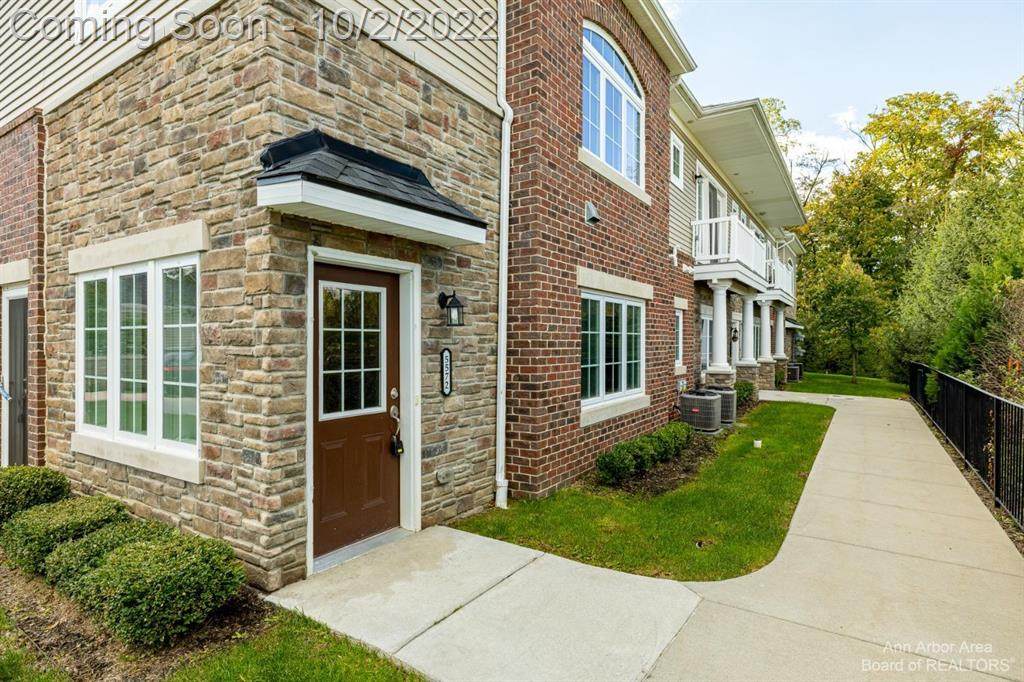 5572 Arbor Chase - Photo 1