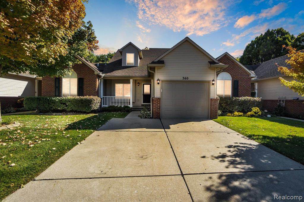 360 Woodfield Square - Photo 1