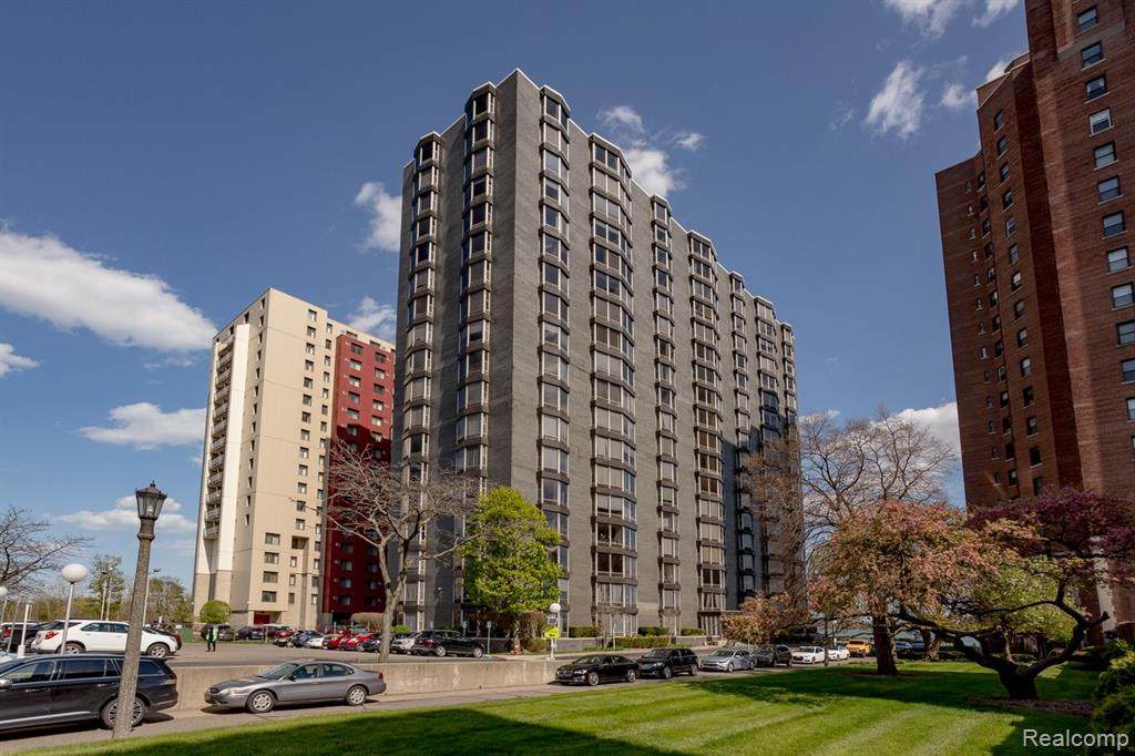 8200 Jefferson - Photo 1