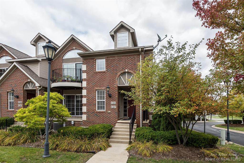 117 Oakbrook - Photo 1