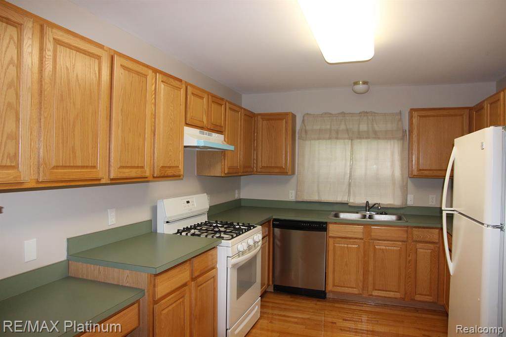 3128 Promenade - Photo 1