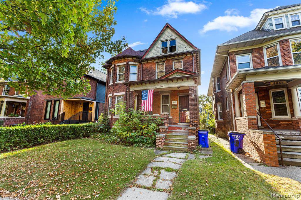 4837 Commonwealth - Photo 1