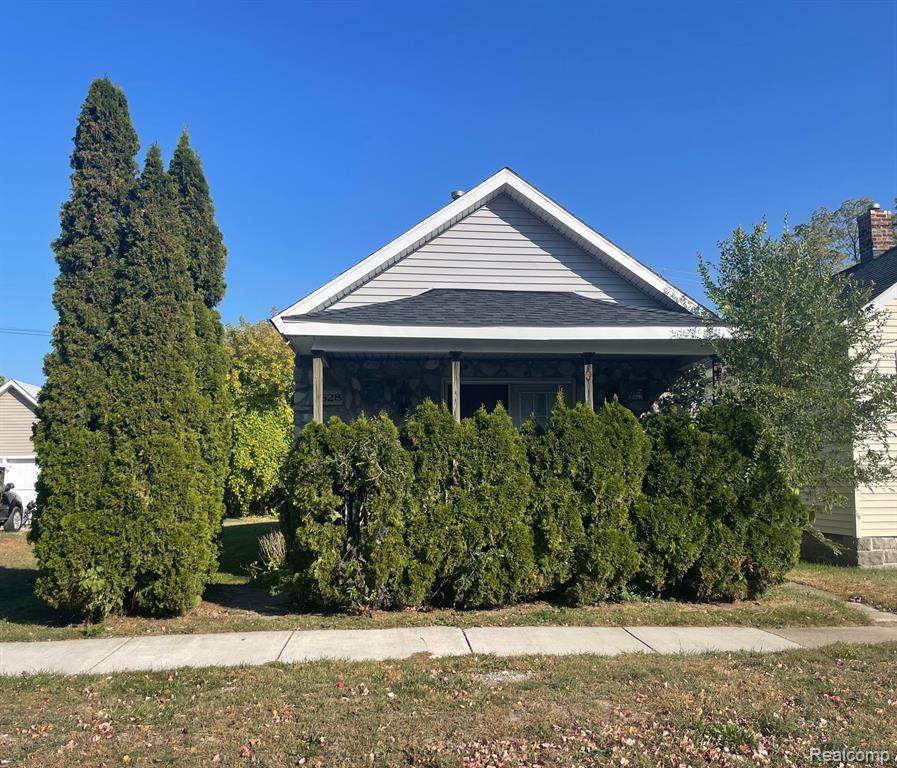2628 Forest - Photo 1