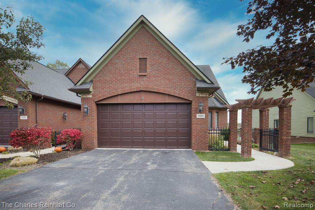 3601 Bay Harbor - Photo 1