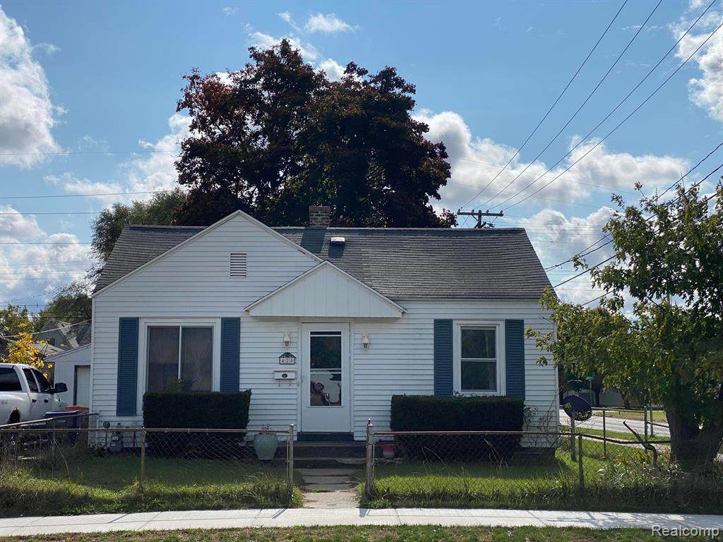 420 21ST - Photo 1