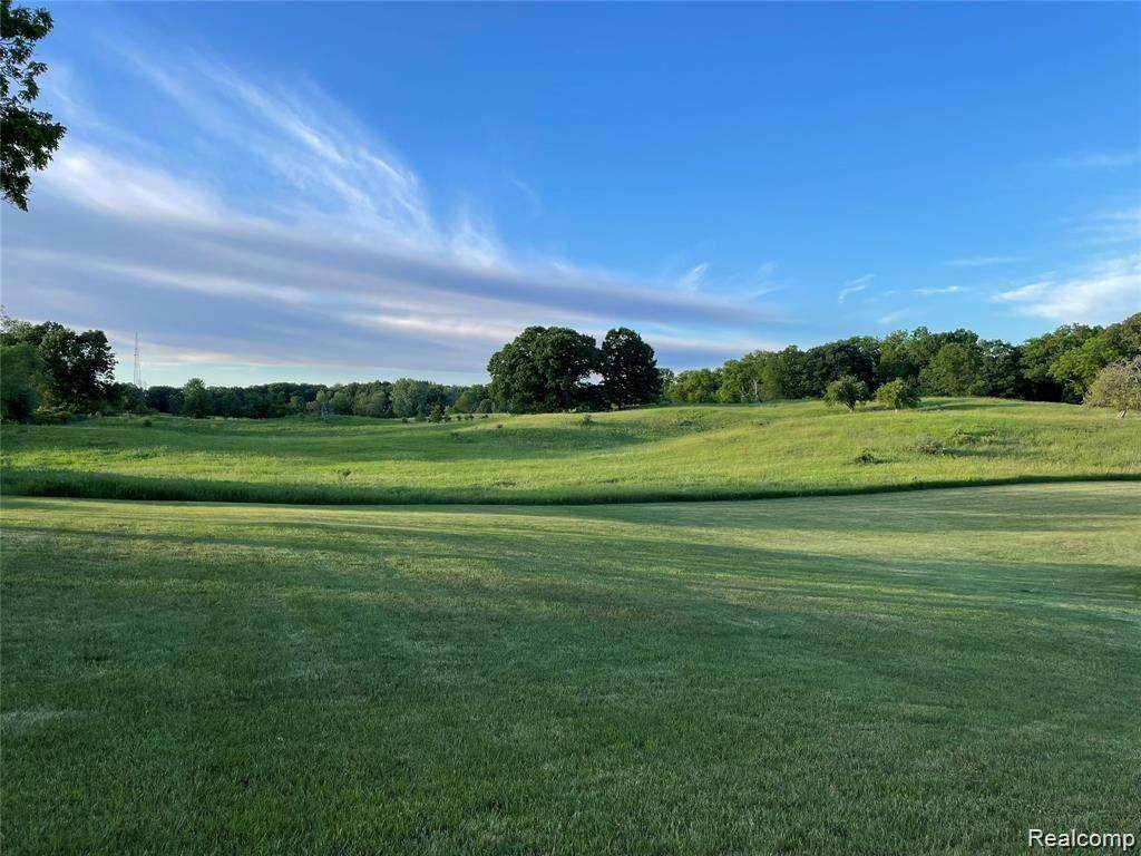1383 Predmore - Photo 1