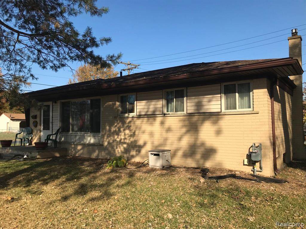 1811 Grove - Photo 1
