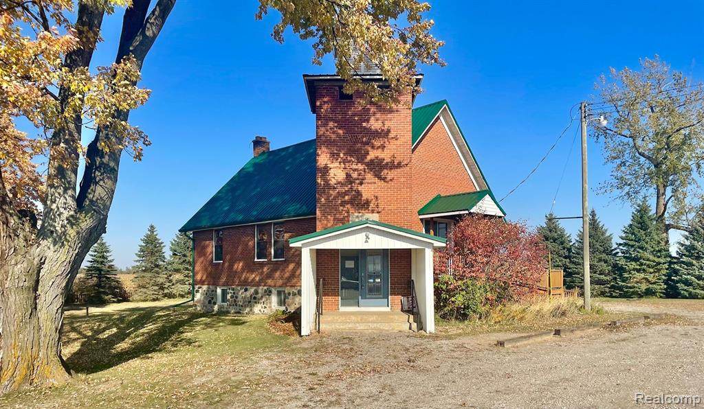 8496 Barnes - Photo 1
