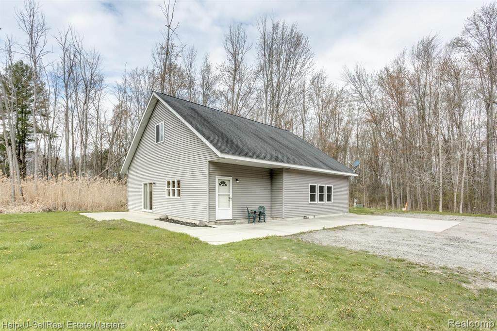240 Wadhams - Photo 1