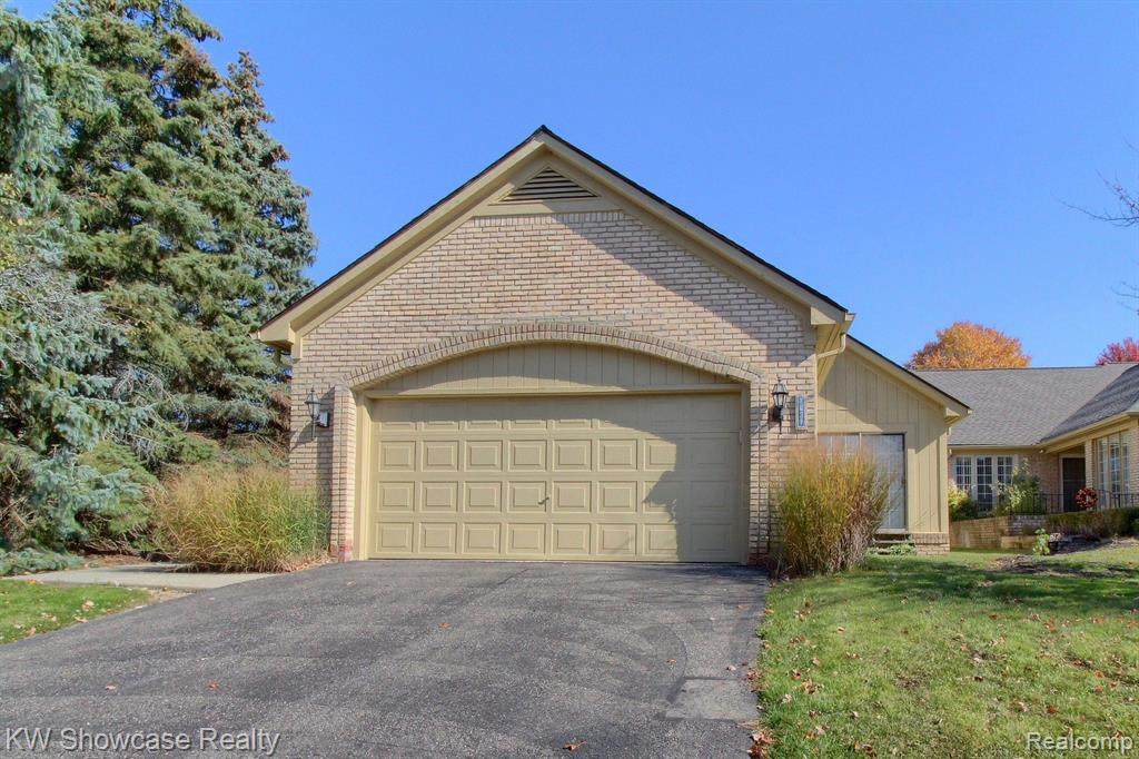 6337 Celeste - Photo 1