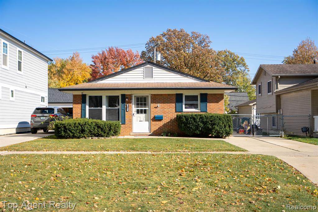 2946 Buckingham - Photo 1