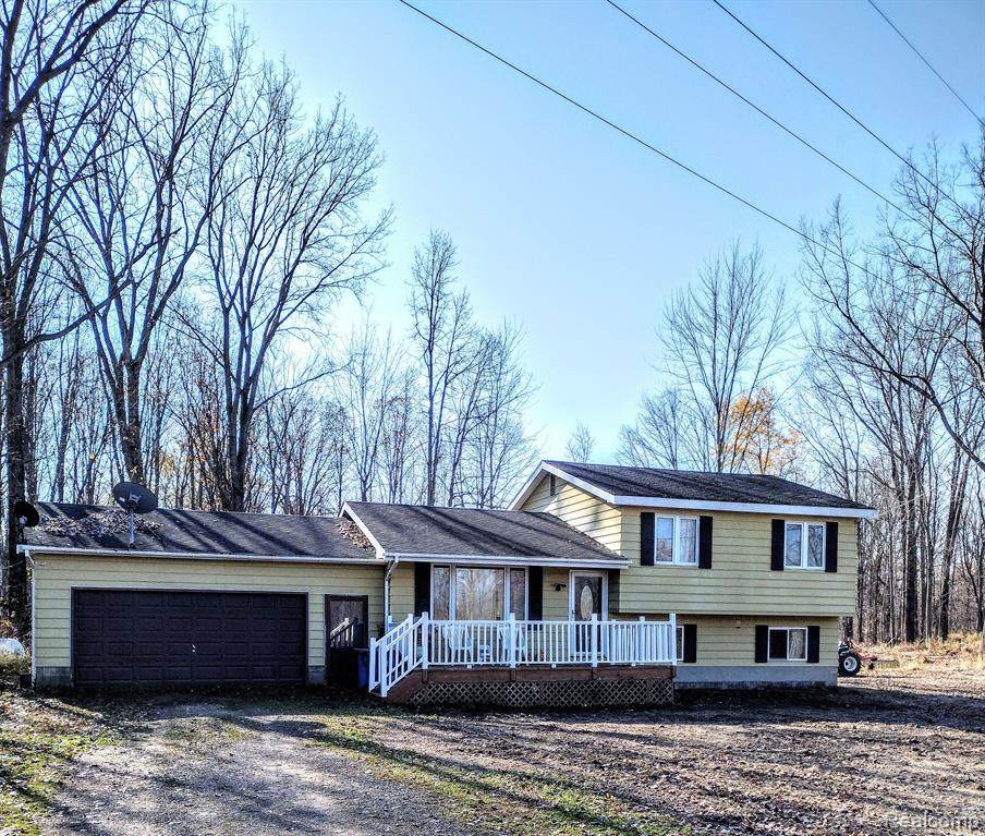 2425 Waterman - Photo 1