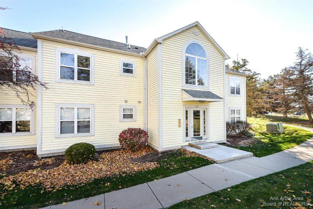 2205 Huron - Photo 1