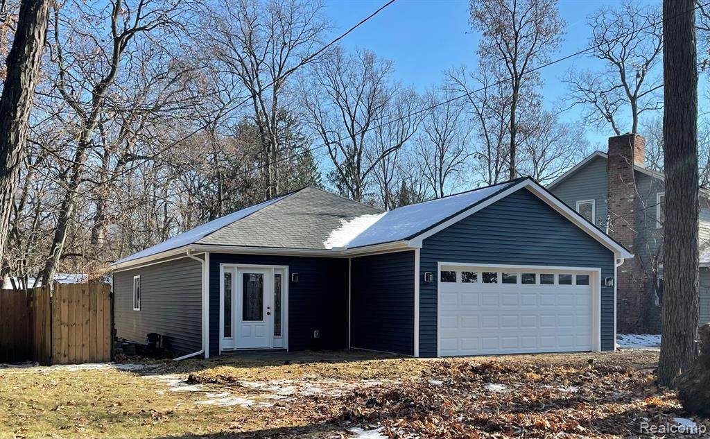 3210 Lakeview - Photo 1