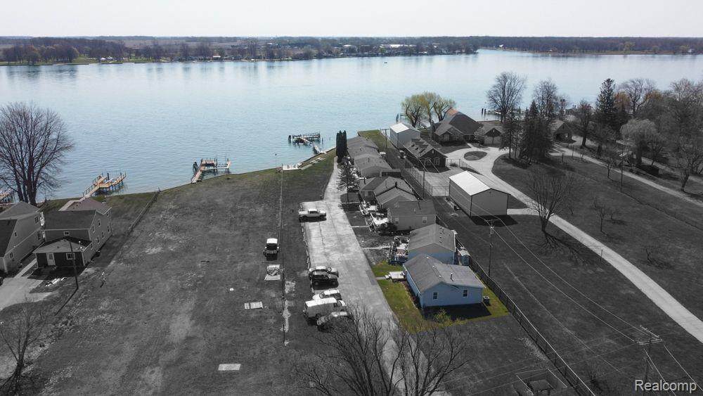 9287 River - Photo 1