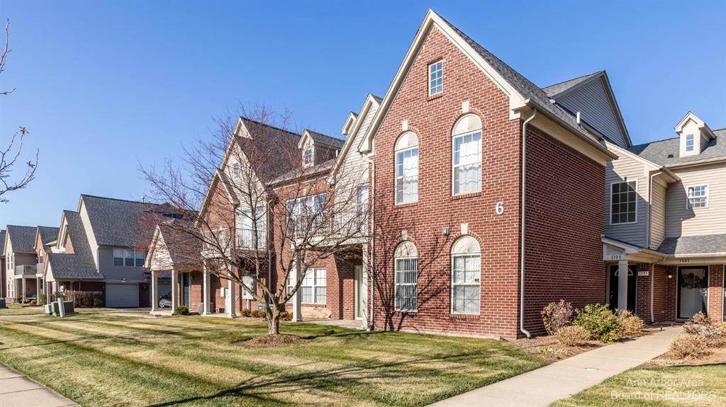 1385 Addington - Photo 1