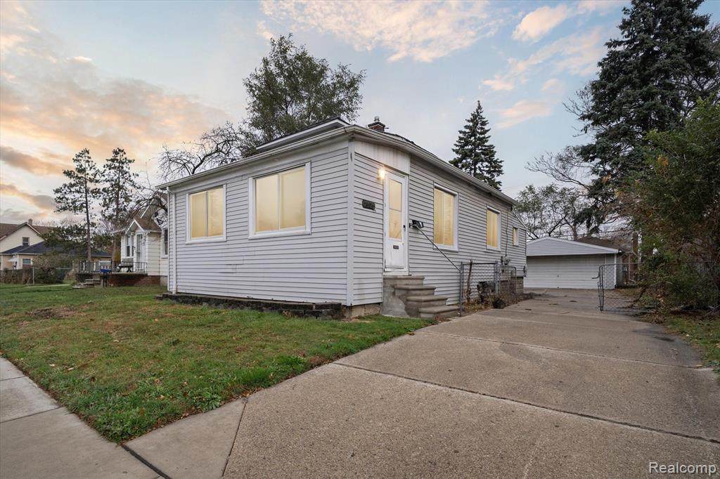 7625 Fisher - Photo 1