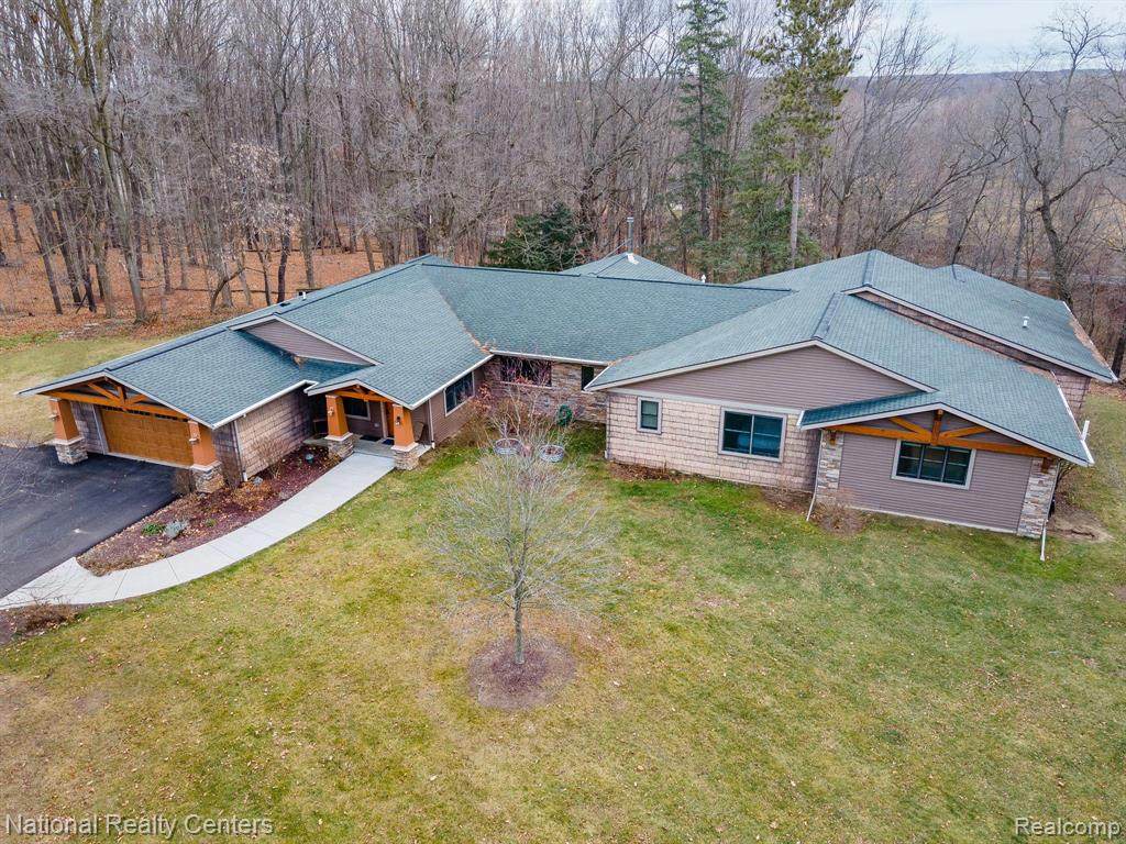 105 Hibbard - Photo 1