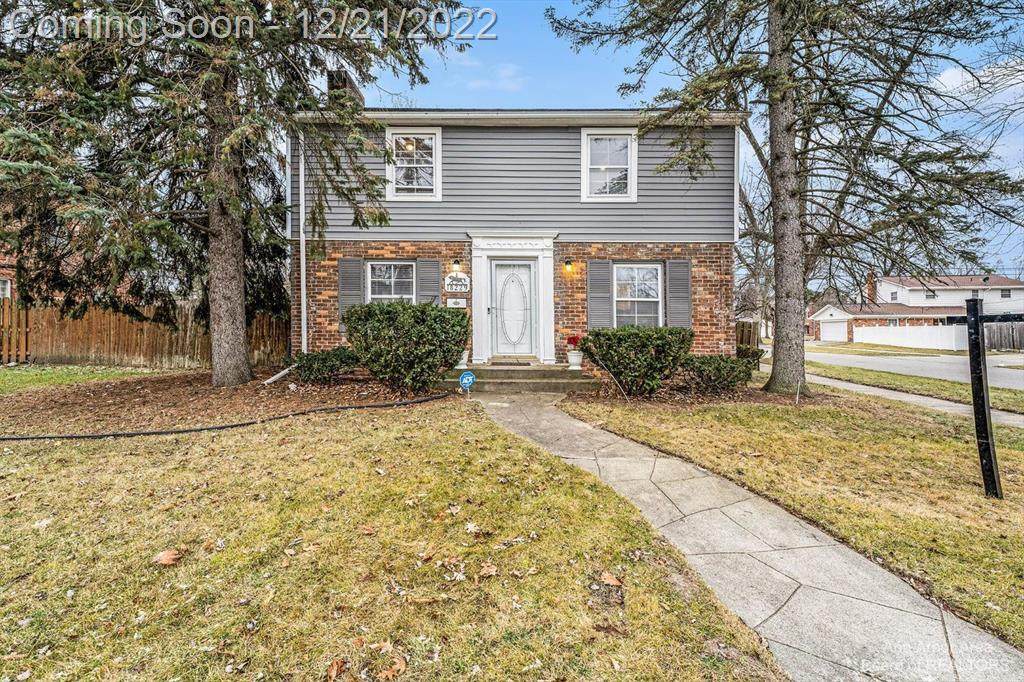 18229 Melrose - Photo 1