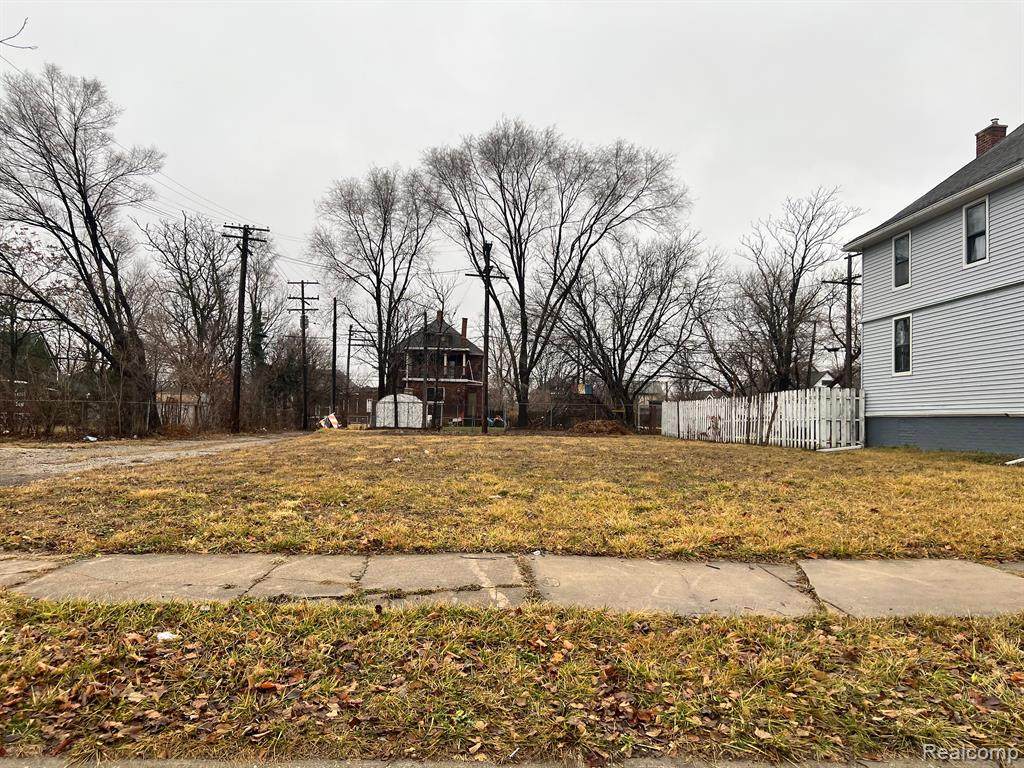 1764 Calumet - Photo 1