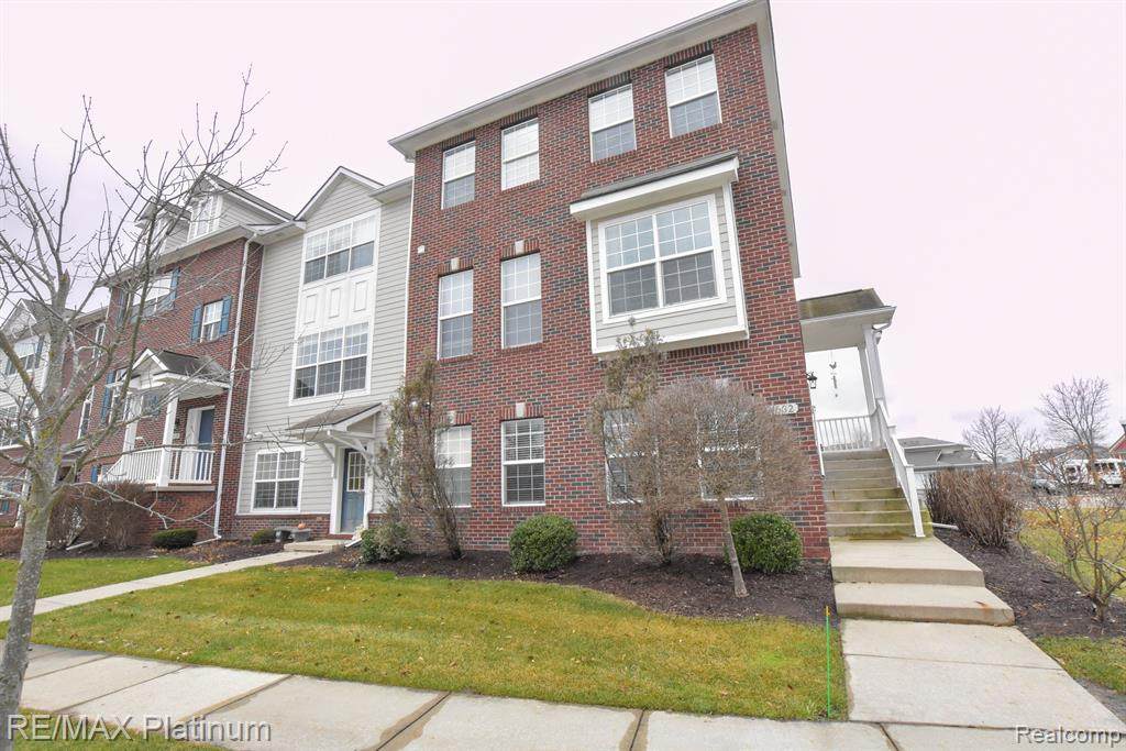 1632 Town Commons - Photo 1
