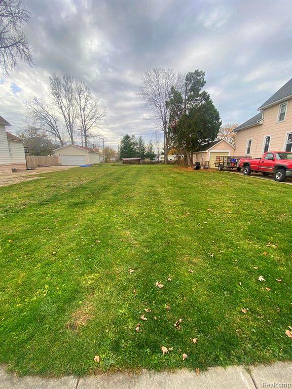 209 West - Photo 1