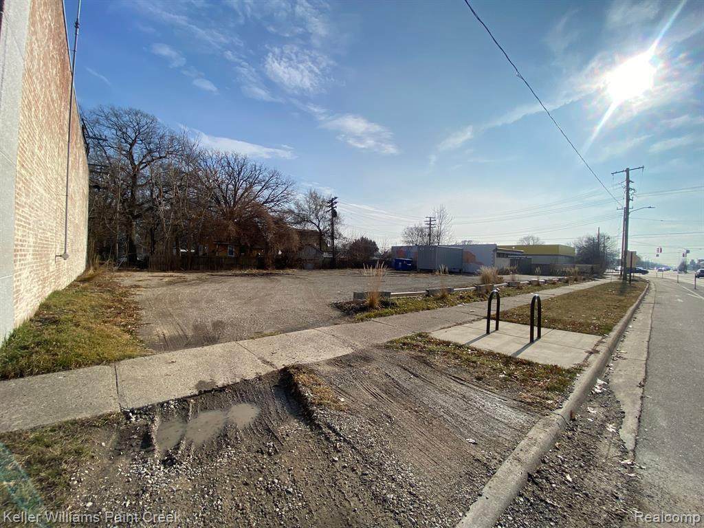 200 Livernois - Photo 1