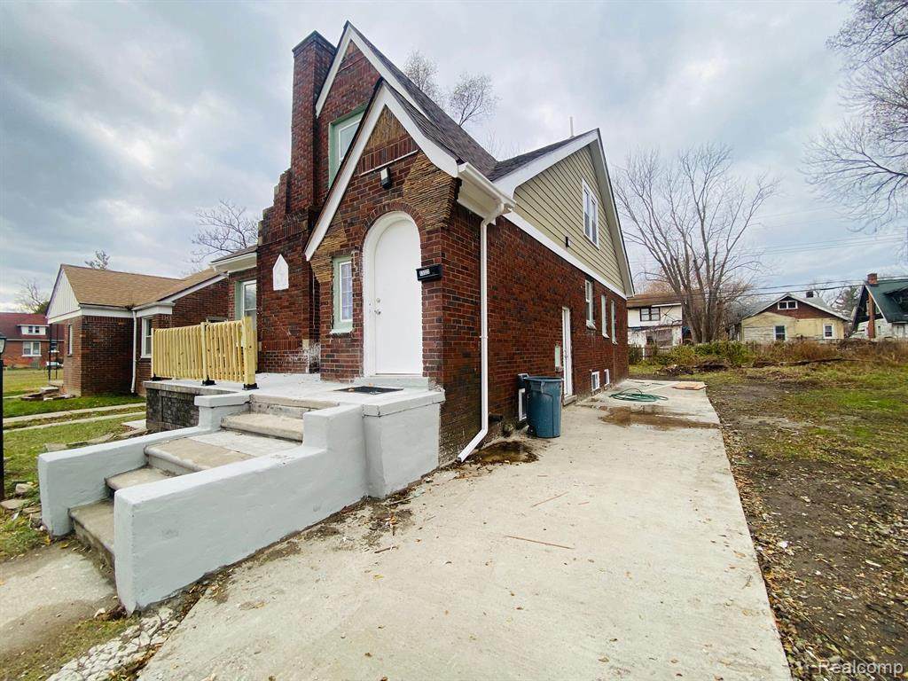 13325 Freeland - Photo 1