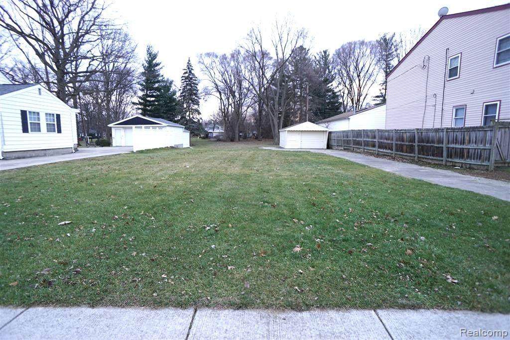 930 Goodale - Photo 1