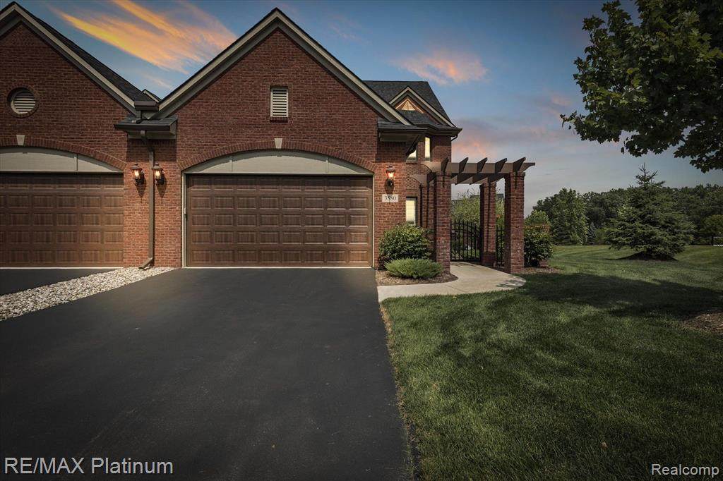 3580 Bay Harbor - Photo 1