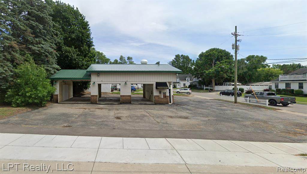 202 Michigan - Photo 1