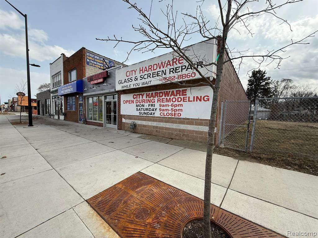 16325 Warren - Photo 1