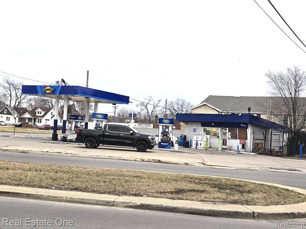 14127 Linwood - Photo 1