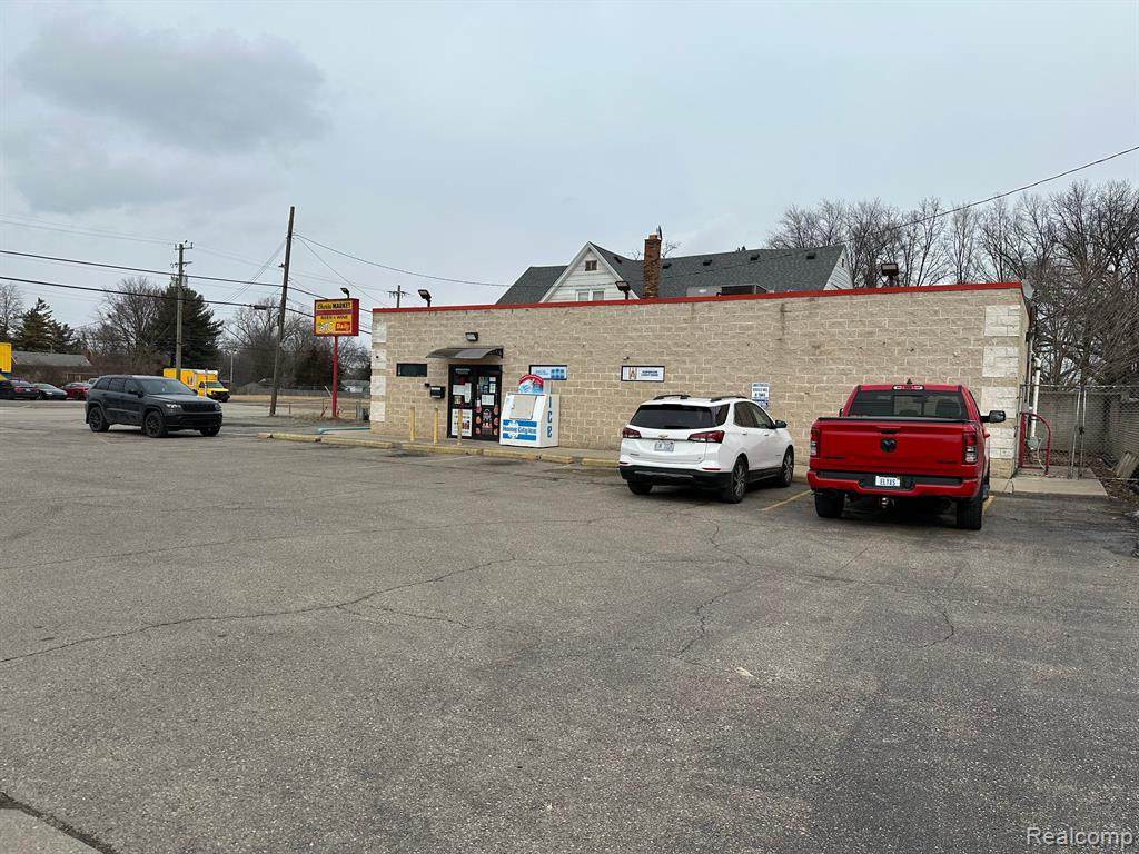 3116 9 MILE - Photo 1
