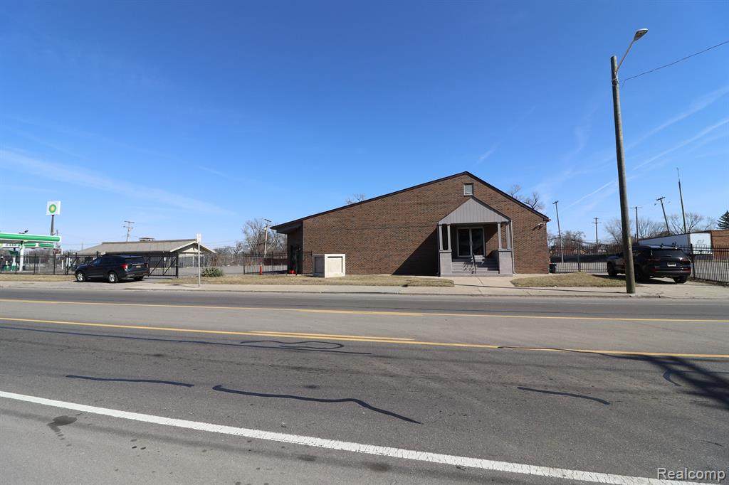 12700 Schaefer - Photo 1