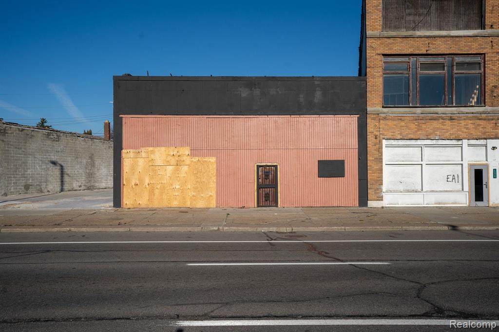 13537 Gratiot - Photo 1