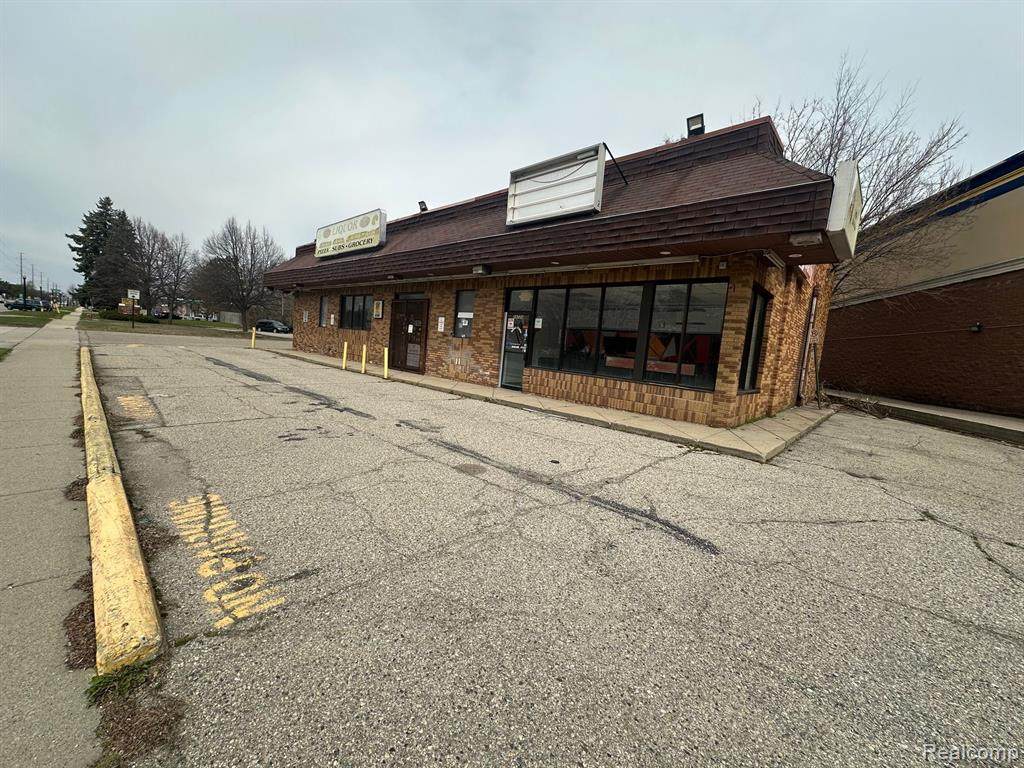 28728 Grand River - Photo 1
