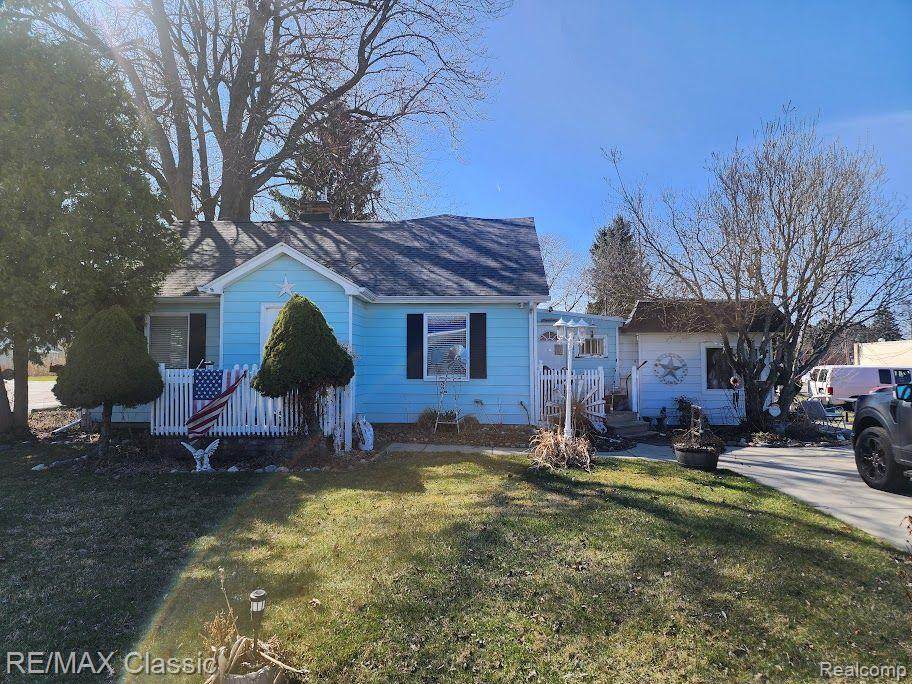 5612 Main - Photo 1