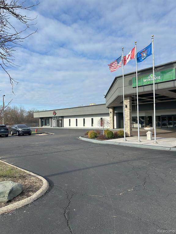2537 Rochester - Photo 1