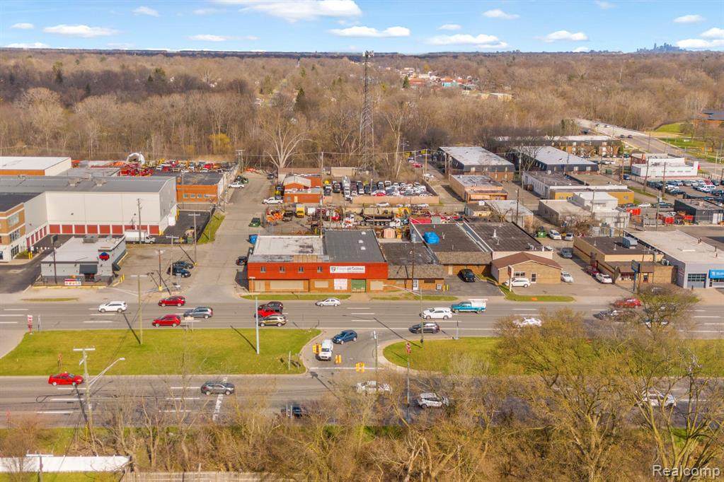 15400 Telegraph - Photo 1