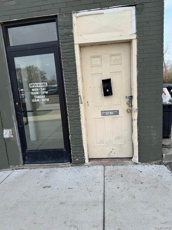 15811 Warren - Photo 1