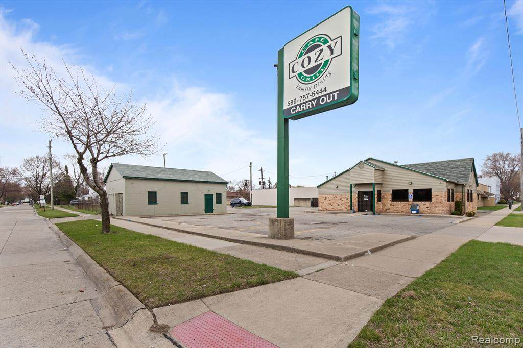 23594 Hoover - Photo 1