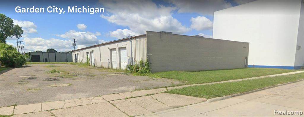 32841 Parklane - Photo 1