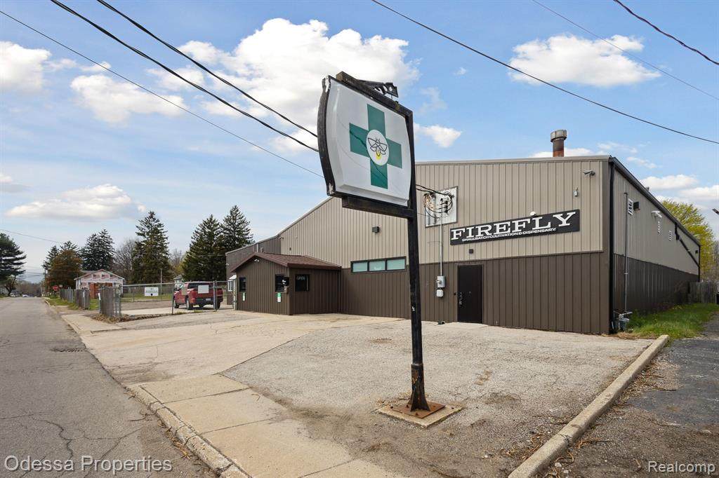 919 Michigan - Photo 1