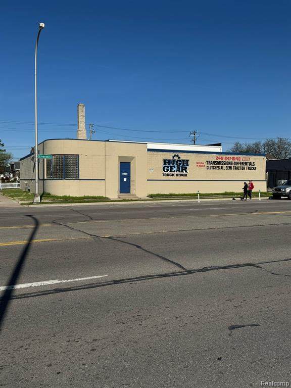 8605 Livernois - Photo 1